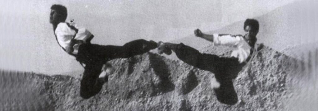 تصویر جلد آگهی